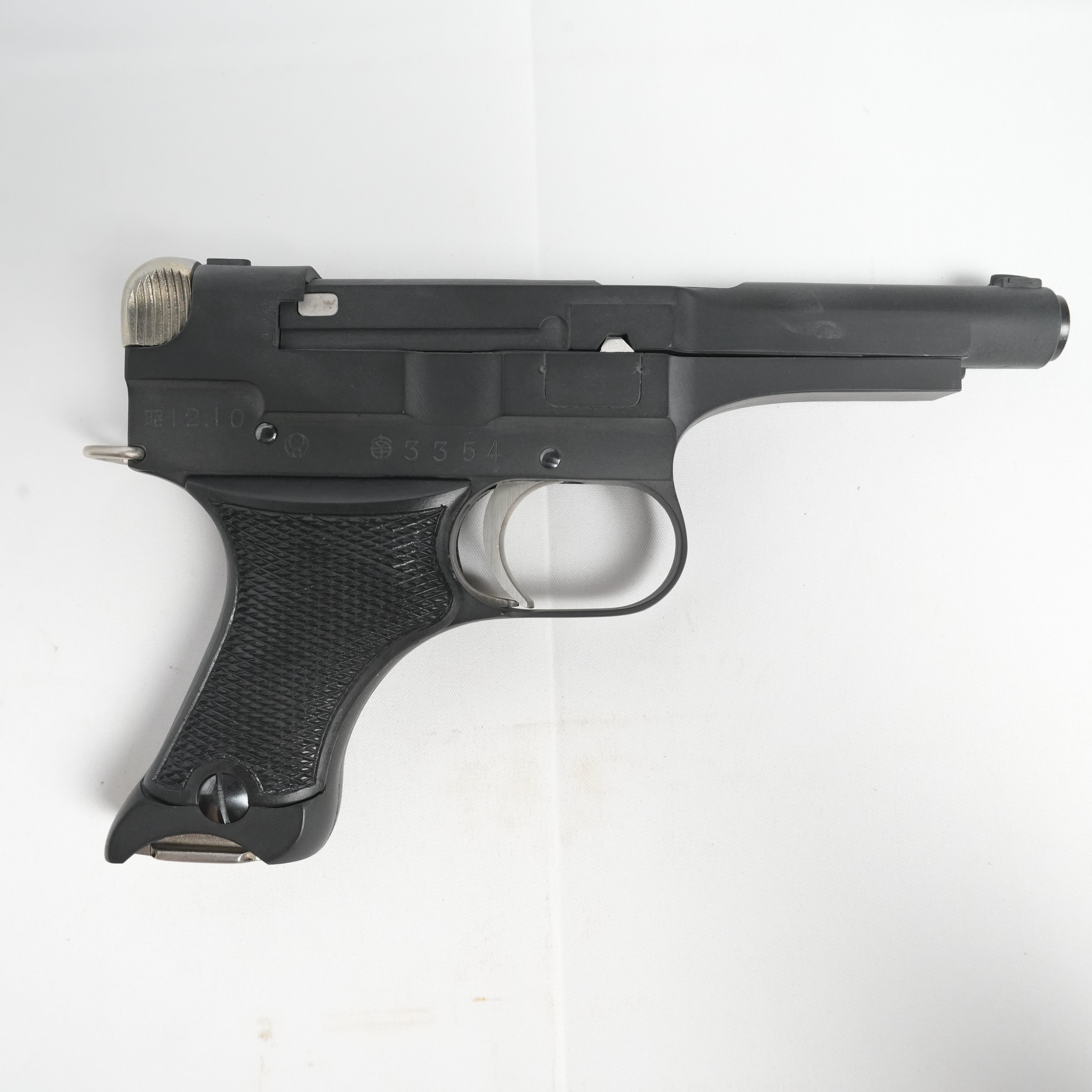 超希少　六研製　プラモデル 　九四式自動拳銃　無可動鑑賞用 合法品　中古品 中古】六研 九四式自動拳銃 日本軍 無可動 初期型 モデルガン